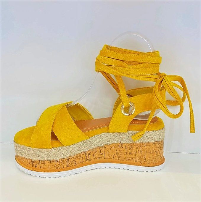 Sandales compensées jaunes