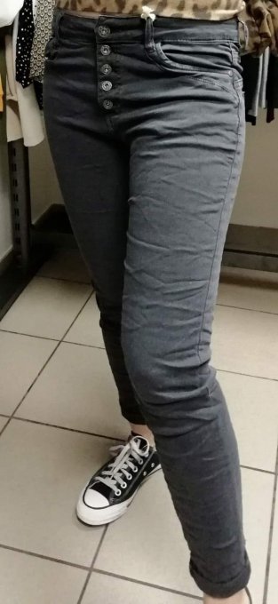 jean skinny à boutons