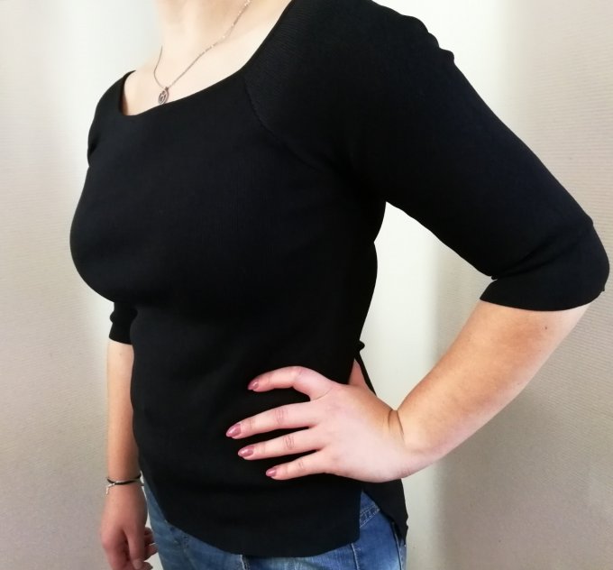 Top en maille asymétrique