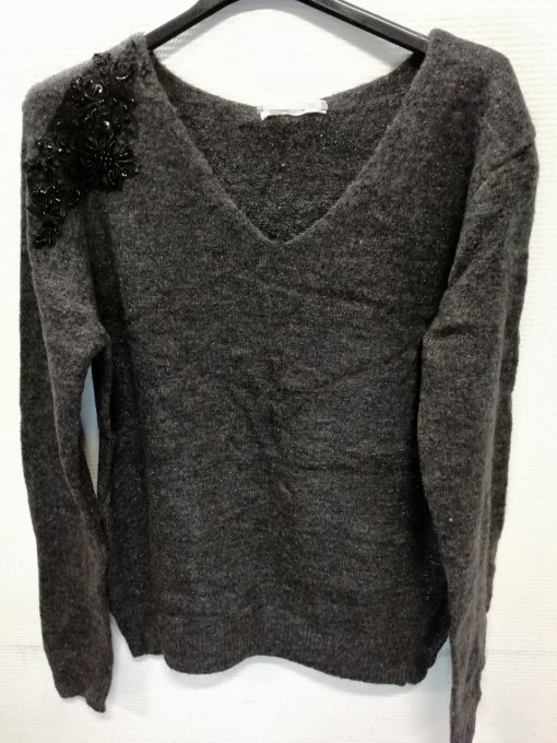 Pull avec broderies et perles
