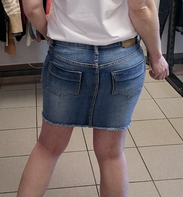 Jupe jean droite boutons bijoux