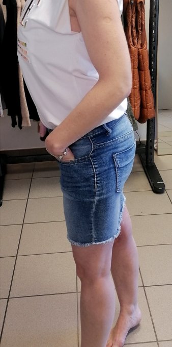 Jupe jean droite boutons bijoux