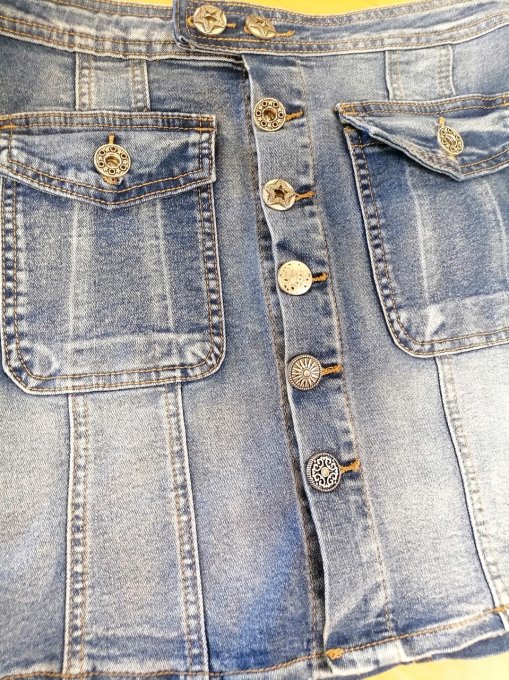 Jupe jean 2 poches boutons bijoux