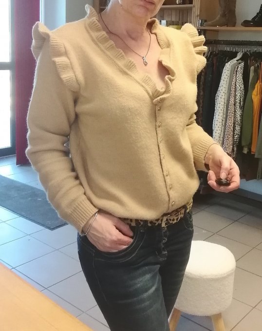 gilet épaules volantées