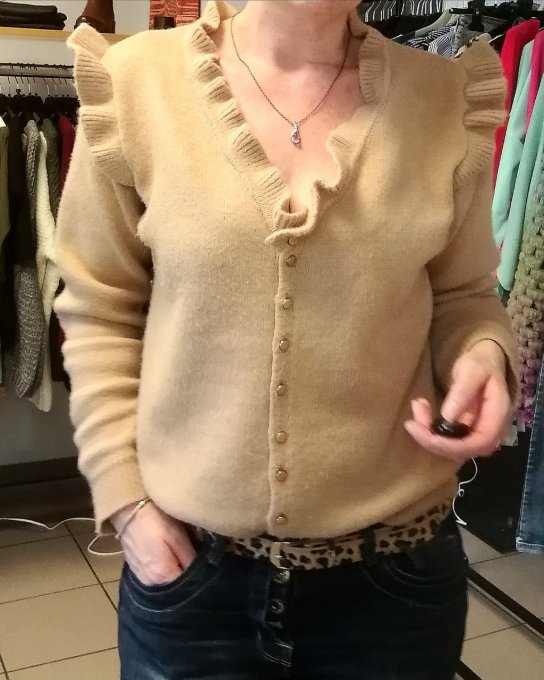 gilet épaules volantées