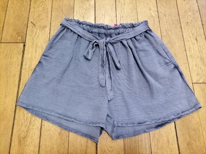 Short ample à ceinture