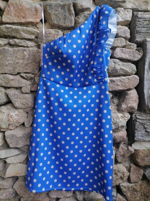 Robe asymétrique à pois