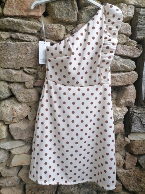 Robe asymétrique à pois