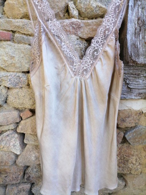 Top satin dentelle