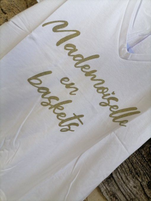 T Shirt Mlle en Baskets