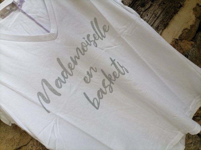 T Shirt Mlle en Baskets