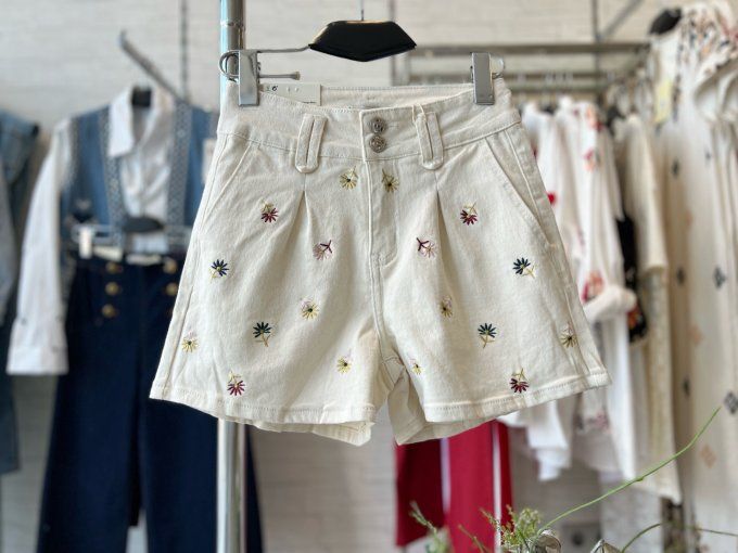 Short Crème Brodé